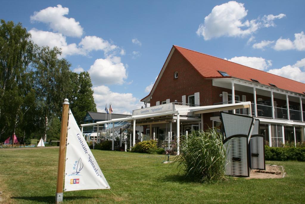 Ferienzentrum Yachthafen Рехлин Экстерьер фото