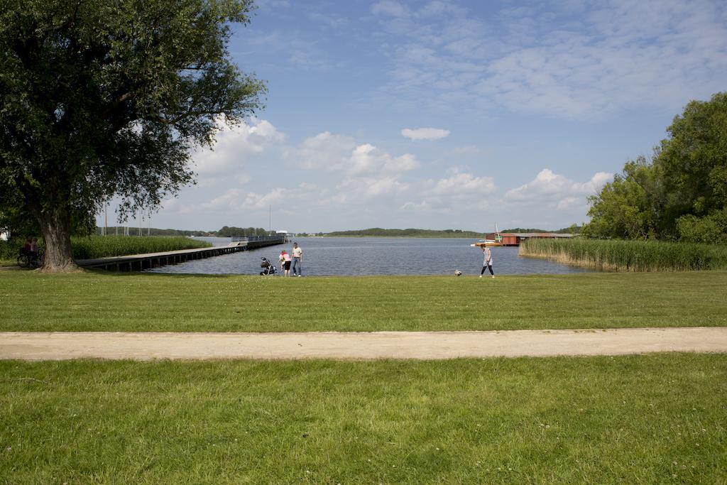 Ferienzentrum Yachthafen Рехлин Экстерьер фото